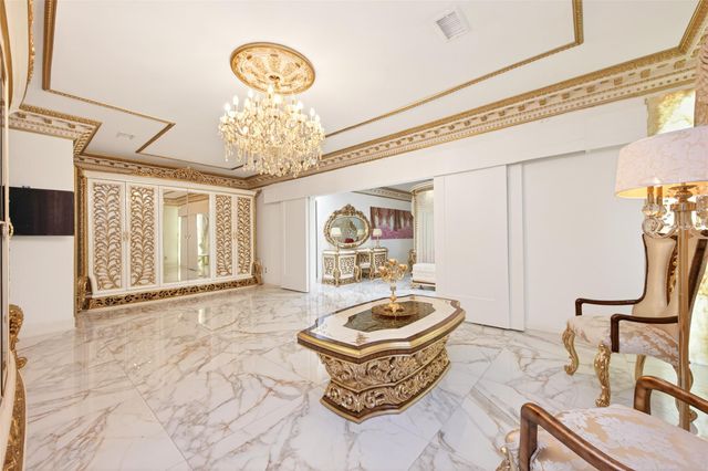 24 Windermere Lane, Houston, TX 77063