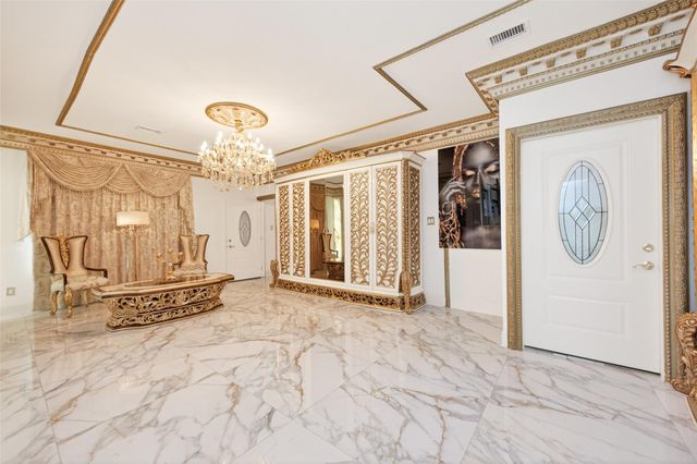 24 Windermere Lane, Houston, TX 77063