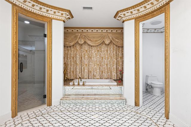 24 Windermere Lane, Houston, TX 77063