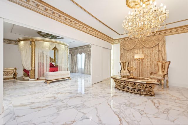 24 Windermere Lane, Houston, TX 77063