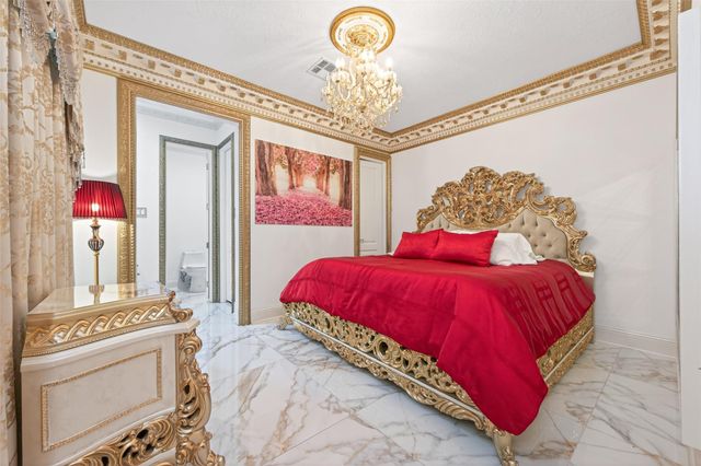 24 Windermere Lane, Houston, TX 77063