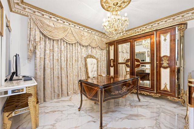 24 Windermere Lane, Houston, TX 77063