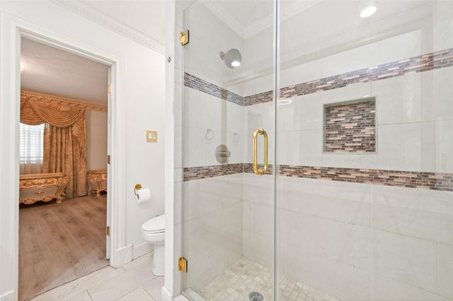 24 Windermere Lane, Houston, TX 77063