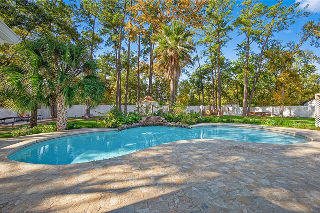 24 Windermere Lane, Houston, TX 77063