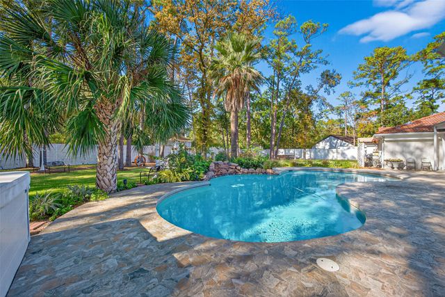 24 Windermere Lane, Houston, TX 77063