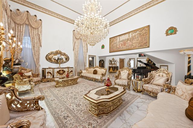 24 Windermere Lane, Houston, TX 77063