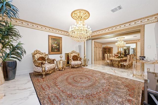 24 Windermere Lane, Houston, TX 77063