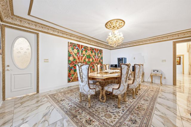 24 Windermere Lane, Houston, TX 77063