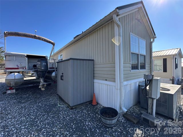 171 Grand View Drive, New London, NC 28127