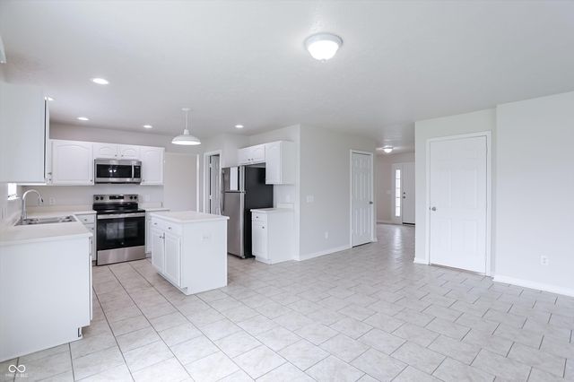 13208 Radnor Way, Fishers, IN 46038