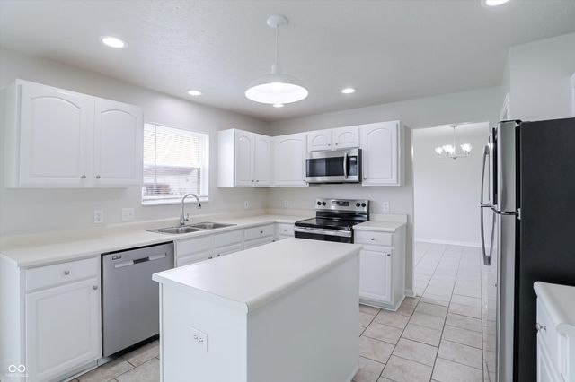 13208 Radnor Way, Fishers, IN 46038