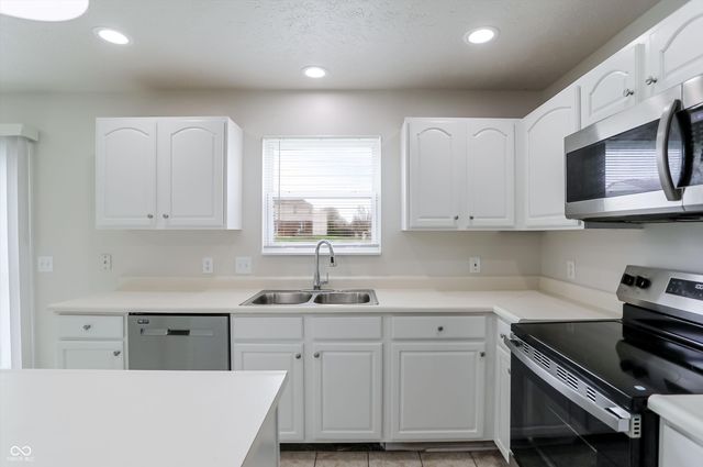 13208 Radnor Way, Fishers, IN 46038