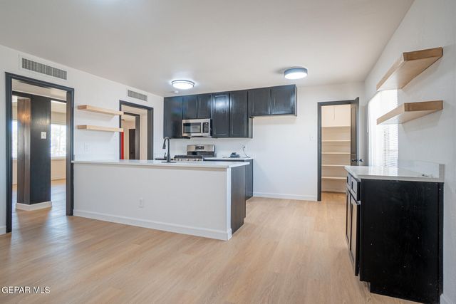 204 Balboa Road, El Paso, TX 79912