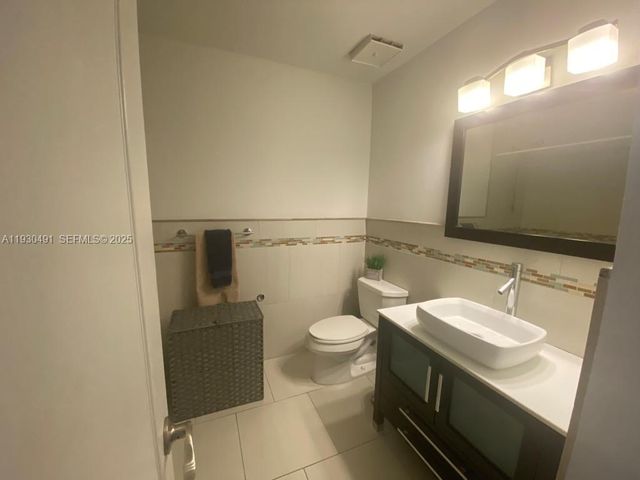 9805 Costa Del Sol Blvd C-102, Doral, FL 33178