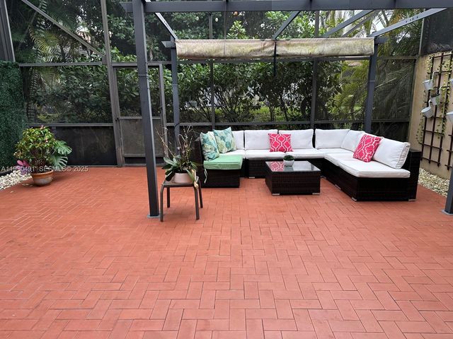 9805 Costa Del Sol Blvd C-102, Doral, FL 33178