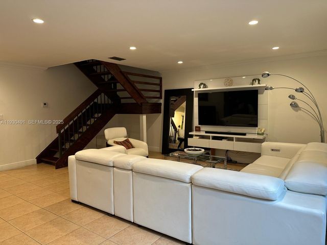 9805 Costa Del Sol Blvd C-102, Doral, FL 33178