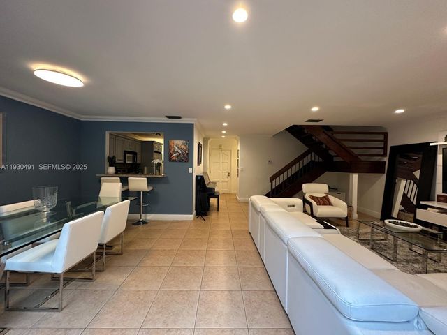 9805 Costa Del Sol Blvd C-102, Doral, FL 33178