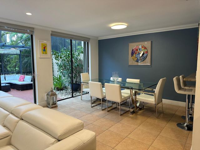 9805 Costa Del Sol Blvd C-102, Doral, FL 33178