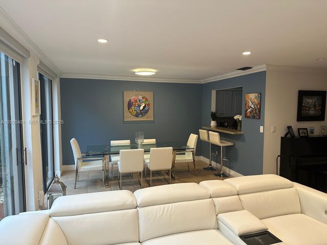 9805 Costa Del Sol Blvd C-102, Doral, FL 33178