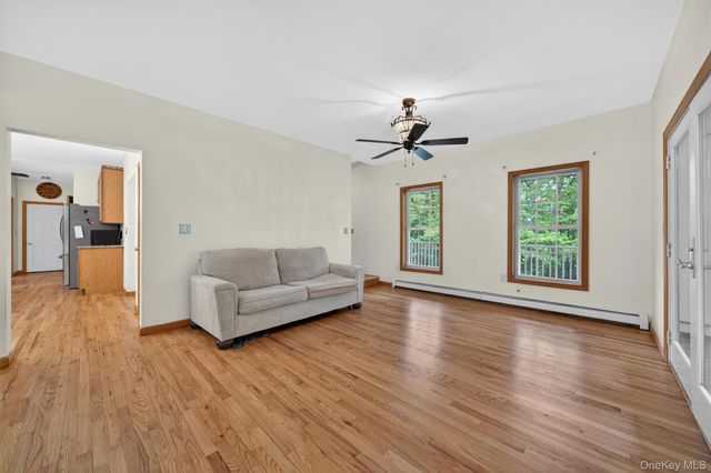 4 Clover Lane, Wurtsboro, NY 12790