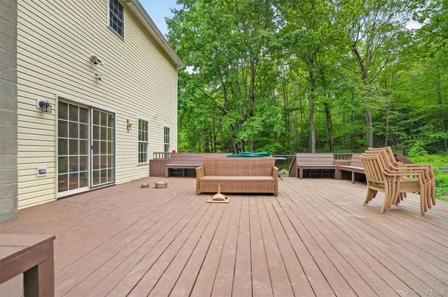 4 Clover Lane, Wurtsboro, NY 12790