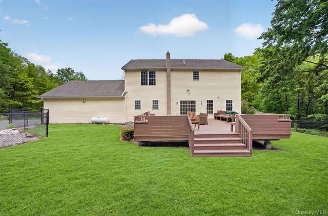4 Clover Lane, Wurtsboro, NY 12790