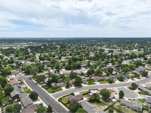 301 N 44th Ave Ct, Greeley, CO 80634