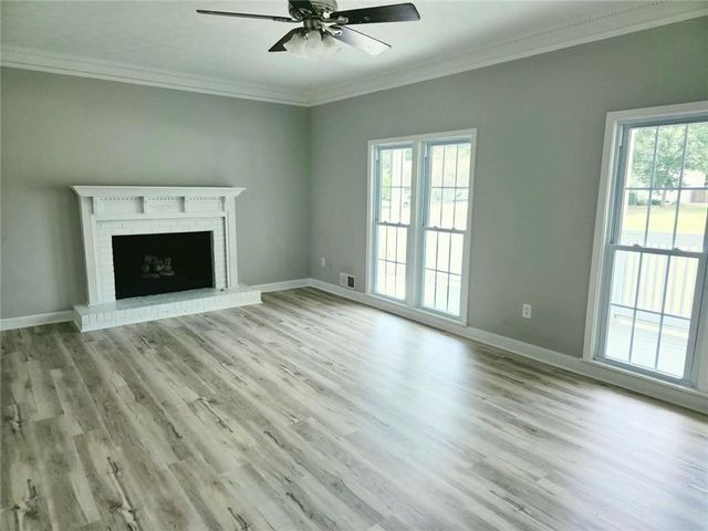 1620 Summit View Way, Snellville, GA 30078