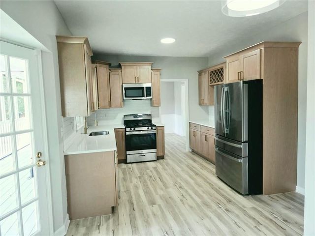 1620 Summit View Way, Snellville, GA 30078