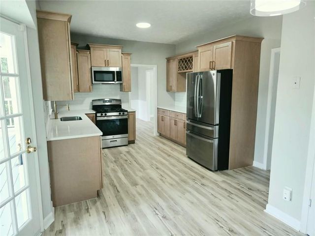 1620 Summit View Way, Snellville, GA 30078