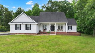 71 Larkspur Ct, Tullahoma, TN 37388