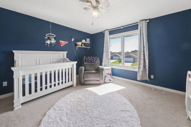 926 8th Avenue NW, Altoona, IA 50009