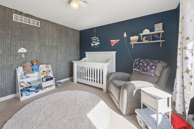 926 8th Avenue NW, Altoona, IA 50009
