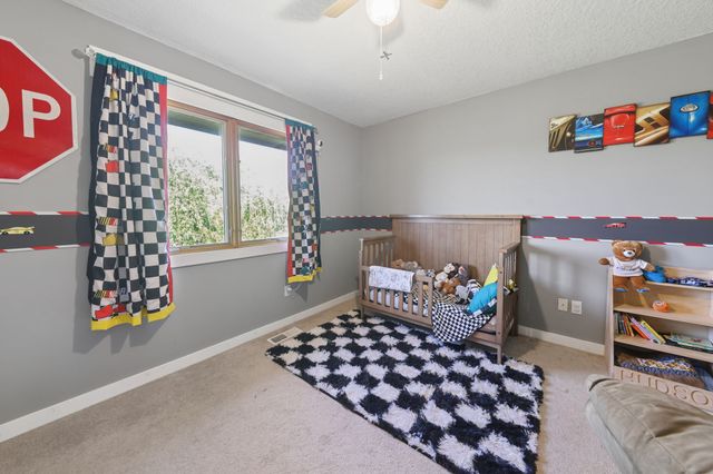 926 8th Avenue NW, Altoona, IA 50009