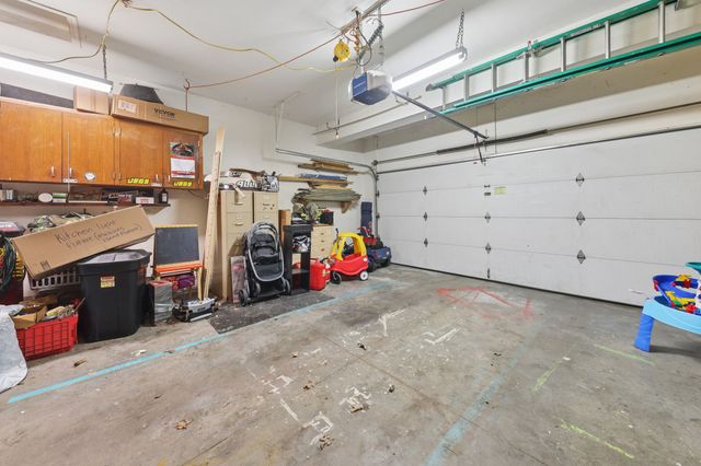 926 8th Avenue NW, Altoona, IA 50009