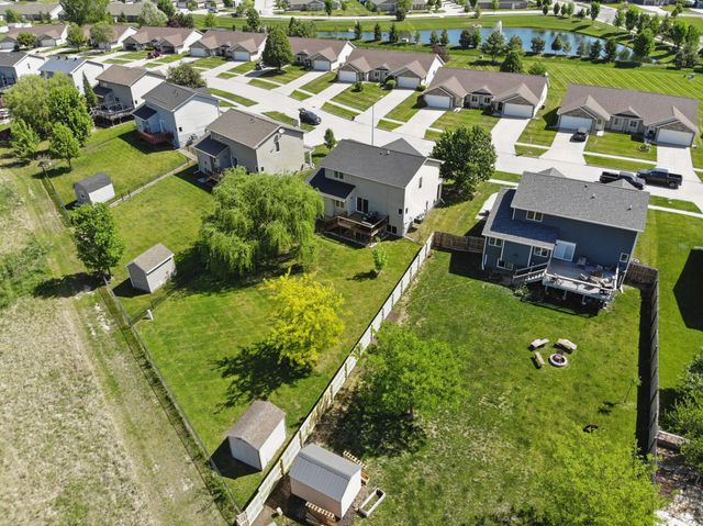 926 8th Avenue NW, Altoona, IA 50009