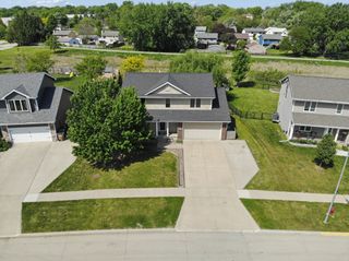 926 8th Avenue NW, Altoona, IA 50009