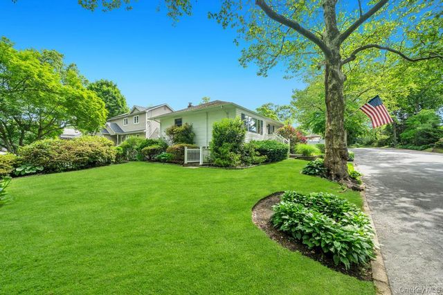 1 Pioneer Boulevard, Huntington Station, NY 11746