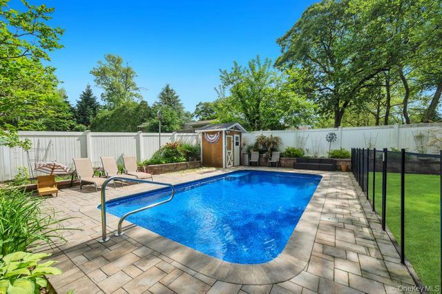 1 Pioneer Boulevard, Huntington Station, NY 11746