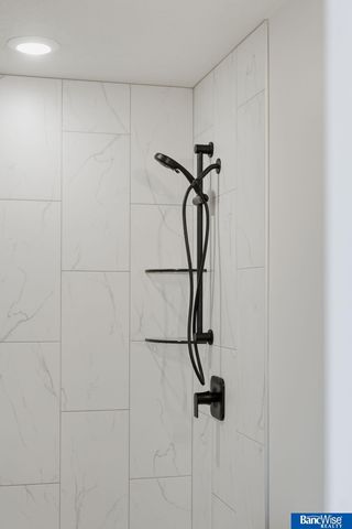 5024 N 35Th Court, Lincoln, NE 68504