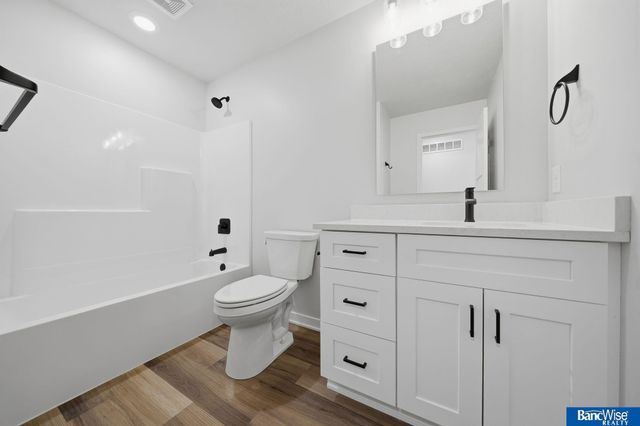 5024 N 35Th Court, Lincoln, NE 68504