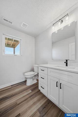 5024 N 35Th Court, Lincoln, NE 68504