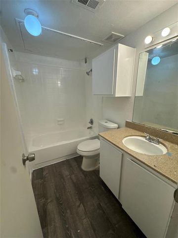 6200 W Tidwell Road 1701, Houston, TX 77092