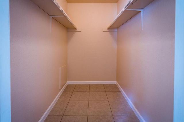 6200 W Tidwell Road 1701, Houston, TX 77092