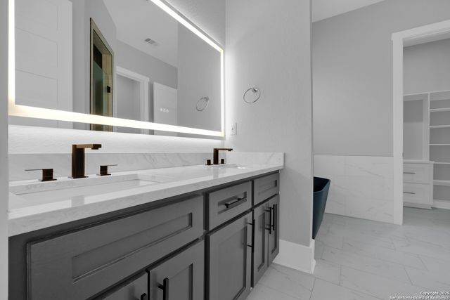 1363 Canyon Edge, Canyon Lake, TX 78133