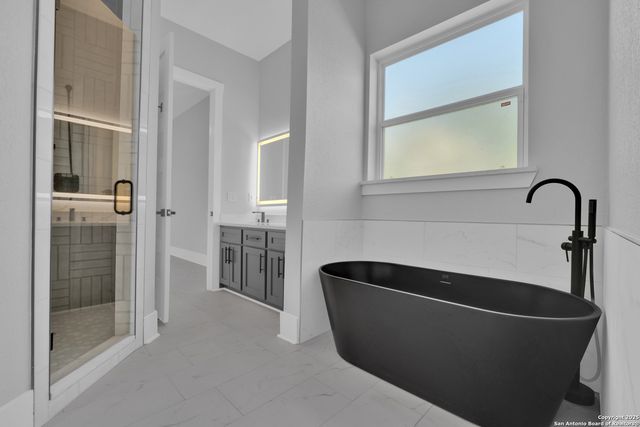 1363 Canyon Edge, Canyon Lake, TX 78133