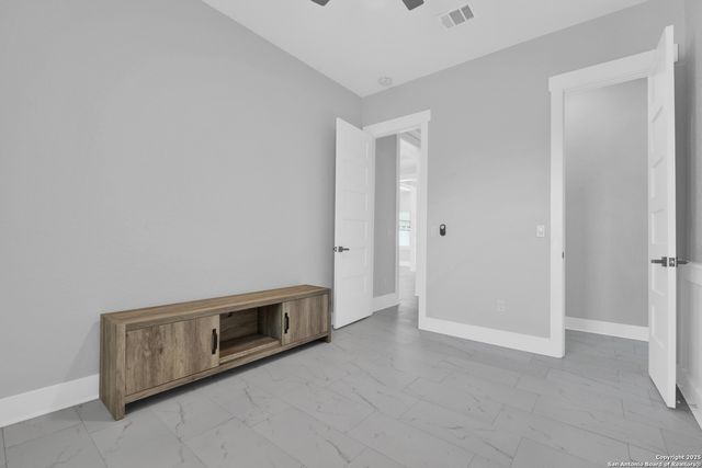 1363 Canyon Edge, Canyon Lake, TX 78133