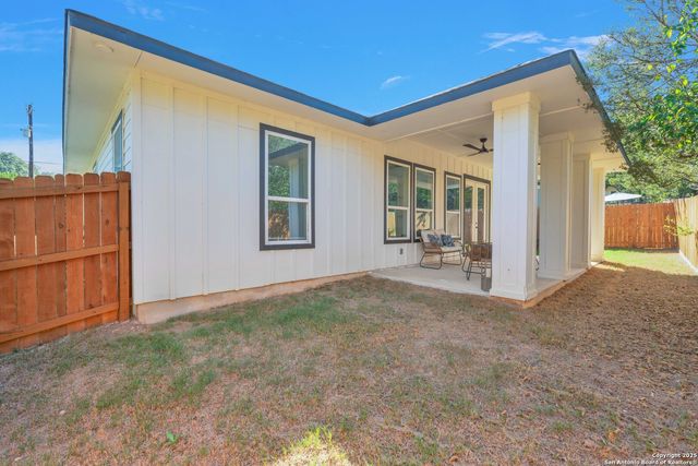 1363 Canyon Edge, Canyon Lake, TX 78133