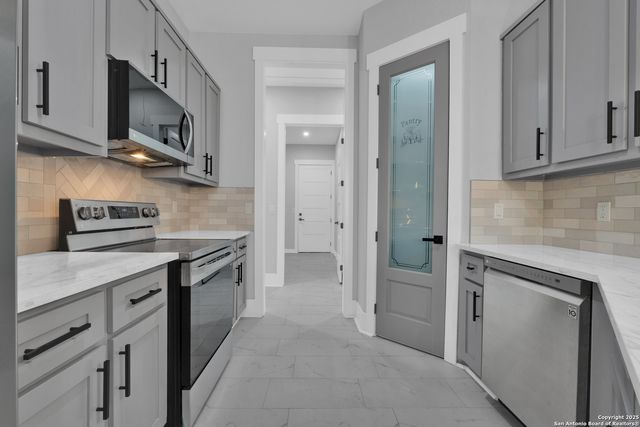 1363 Canyon Edge, Canyon Lake, TX 78133