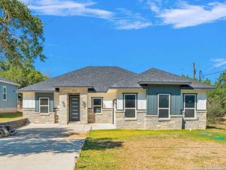 1363 Canyon Edge, Canyon Lake, TX 78133